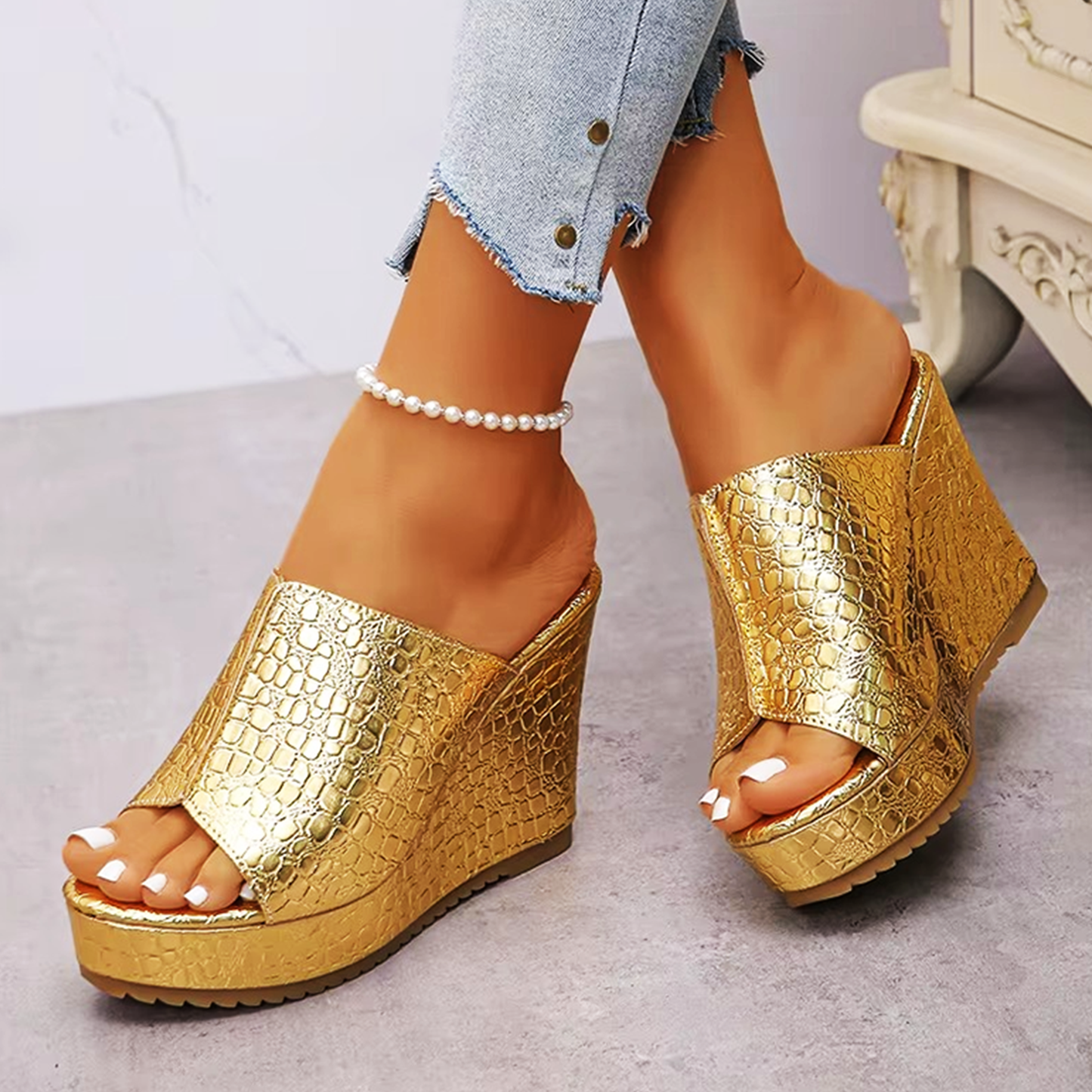 LuxeShine Wedges